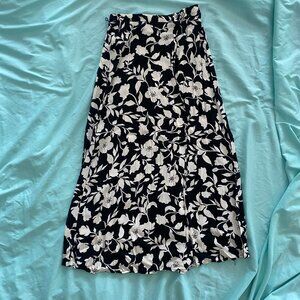 Time and Tru Black & White Floral Maxi Skirt | Size S | Flaw Noted